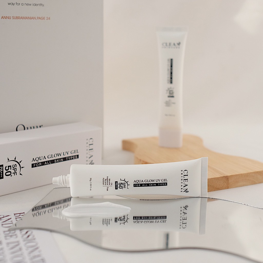 Aqua glow UV gel SPF50PA+++ ครีมกันแดดเนื้อเจล เพื่อผิวบอบบางและเป็นสิวง่าย