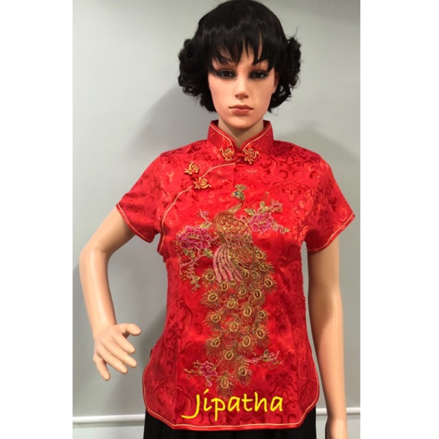 พร้อมส่ง! เสื้อกี่เพ้าคอจีน สีแดง ชมพู และเหลือง(ทอง) ปักลายนกยูง ไซส์ ...