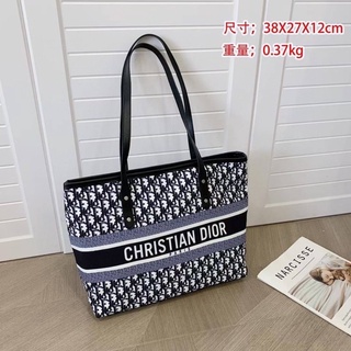 พร้อมส่ง กระเป๋าถือสะพายไหล่  กระเป๋าทรงช็อปปิ้ง กระเป๋าลายแบรนด์ กระเป๋าสะพาย