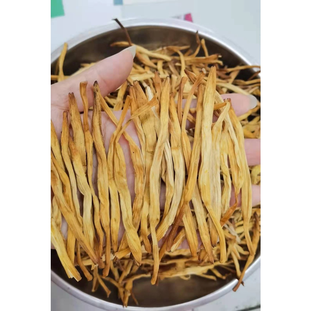สดใหม่👍🏻ดอกไม้จีน หรือจำฉ่าย เส้นตรงแห้ง ไม่ได้ใส่ยา ธรรมชาติ ไม่เปรี๊ยว (直条黄花菜)สมุนไพรจีนที่สามารถนำมาประกอบอาหารได้ห