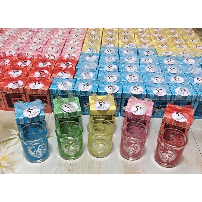 สินค้าพร้อมส่ง ของชำร่วยแก้วเป็กแพคกล่องบ่าวสาว