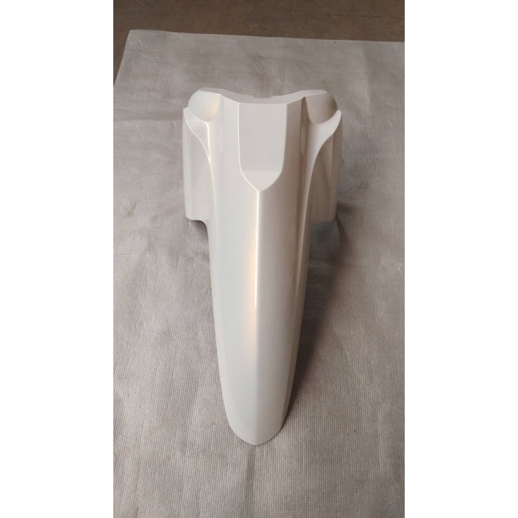 บังโคลนหน้า A สีขาว สำหรับรุ่น WAVE125X อะไหล่แท้ HONDA 61100-KVR-600ZN