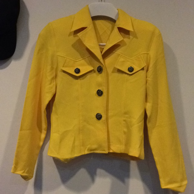 #ฟรี#ขอค่าส่งเพิ่มจากสินค้าหลัก 20#เสื้อคลุม#สีเหลืองสด#ฟรีไซส์#ตำหนิ ด้ายชายเสื้อหลุด