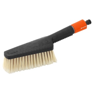 แปรงทำความสะอาดสามารถต่อกับสายยางได้ Gardena (00984-20) แปรงขัดอเนกประสงค์ The cleaning brush can be attached to a hose