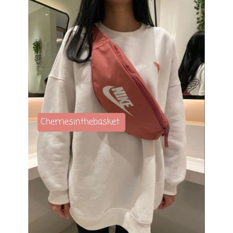 [ลิขสิทธิ์แท้] สีชมพู  NIKE กระเป๋าคาดอก กระเป๋าคาดเอว กระเป๋า สะพายข้าง Cross body