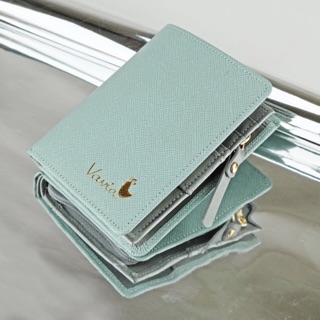 กระเป๋าสตางค์ รุ่น Pocket Book สีฟ้าอมเทา Milky Blue ทำจากหนังแท้