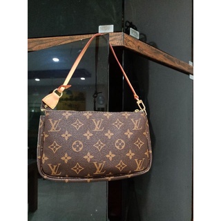 Louis Vuitton Phoctte mini bag used