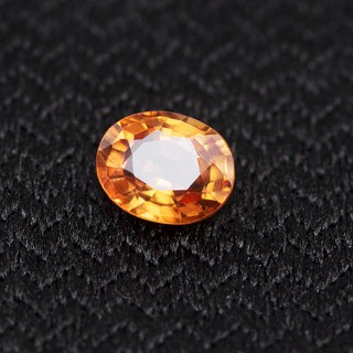 พลอยบุษราคัมรูปทรงไข่สีหมากสุกบ่อบางกะจะ(Yellow Sapphire)หนัก 0.42 กะรัต พลอยแท้ ขุดค้นพบที่บ่อบางกะจะ จ.จันทบุรี