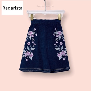 กระโปรง Radarista ผ้ายีนส์คอตต้อน100%  กระโปรงยีนส์สั้นทรงสวยน่ารักมาก ปักนูนลายสวยมาก ผ้าสวย เอวยืด ซิบหลัง