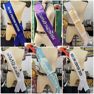 รับทำสายสะพายผ้าริบบิ้นมันเงา สั่งทำสายสะพายเปลี่ยนข้อความได้ สายสะพายปัจฉิมรับปริญญา สายสะพายนางงาม