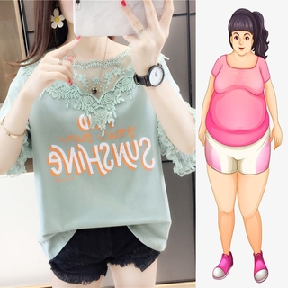 【Plus Size】เสื้อยืดแขนสั้น พิมพ์ลายลูกไม้ ทรงหลวม โอเวอร์ไซซ์ แฟชั่นสําหรับผู้หญิง (40-150 กก.)