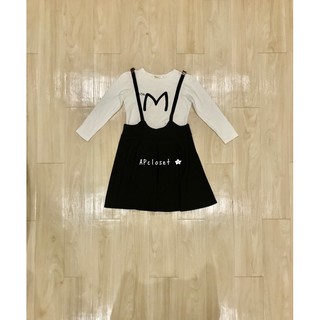 เซ็ทเสื้อและเอี๊ยมกระโปรง