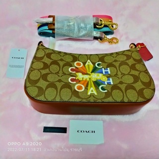 ของแท้100%COACH C6825 JES BAGUETTE IN BLOCKED SIGNATURE CANVAS