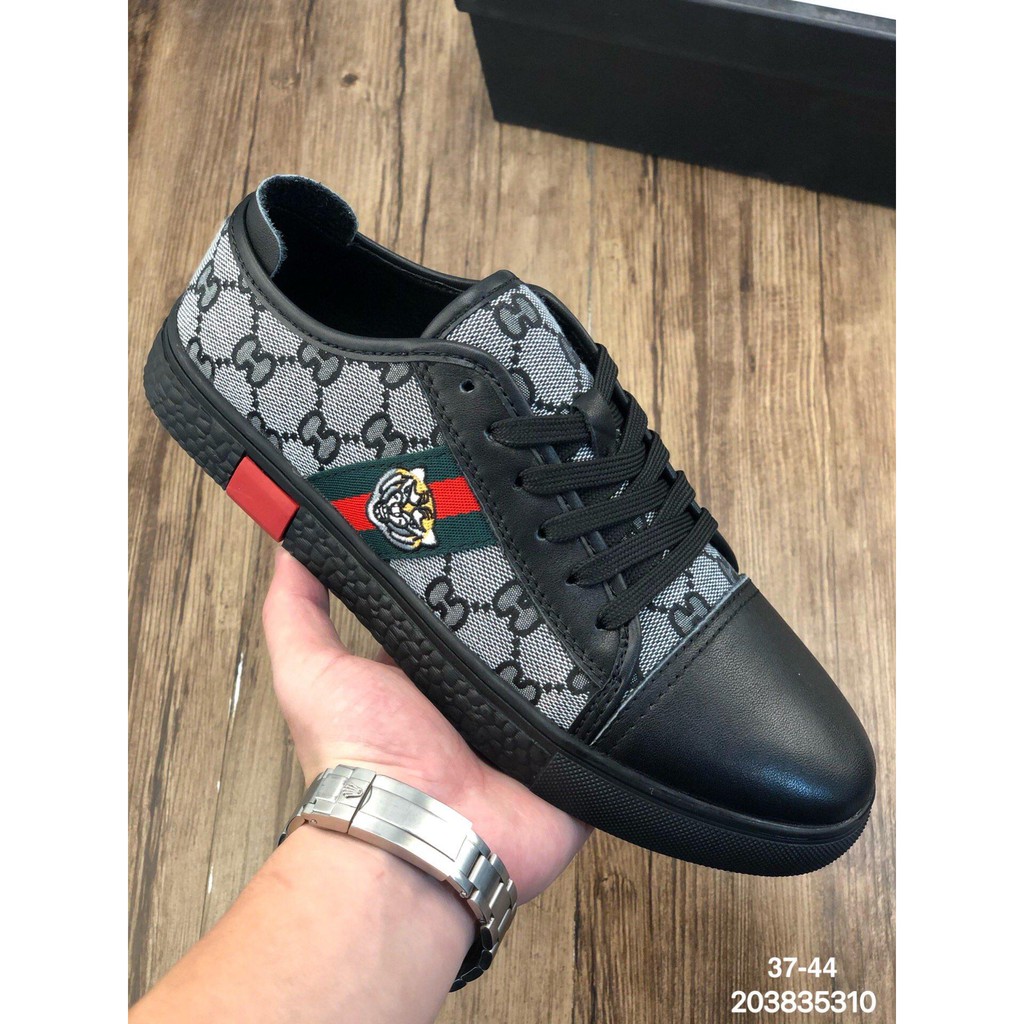 Gucci GUCCI Ace Embroidered Low-Top color ที่เข้ากันกับรองเท้ากีฬาลำลอง ...