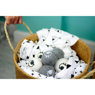 ลูกบอลขนแกะ 100 % สำหรับเครื่องอบผ้า Wool Dryer Balls ( 1 ชุดจะมี 6 ลูก )