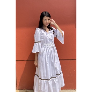 เดรสขาว เดรสยาว Maxi  เสื้อป้ายแขนต่อระบาย เอวรูด ต่อ กระโปรงระบาย เอวยืดได้ แต่งระบาย สวยหรู ผ้าค๊อตต้อน เก๋