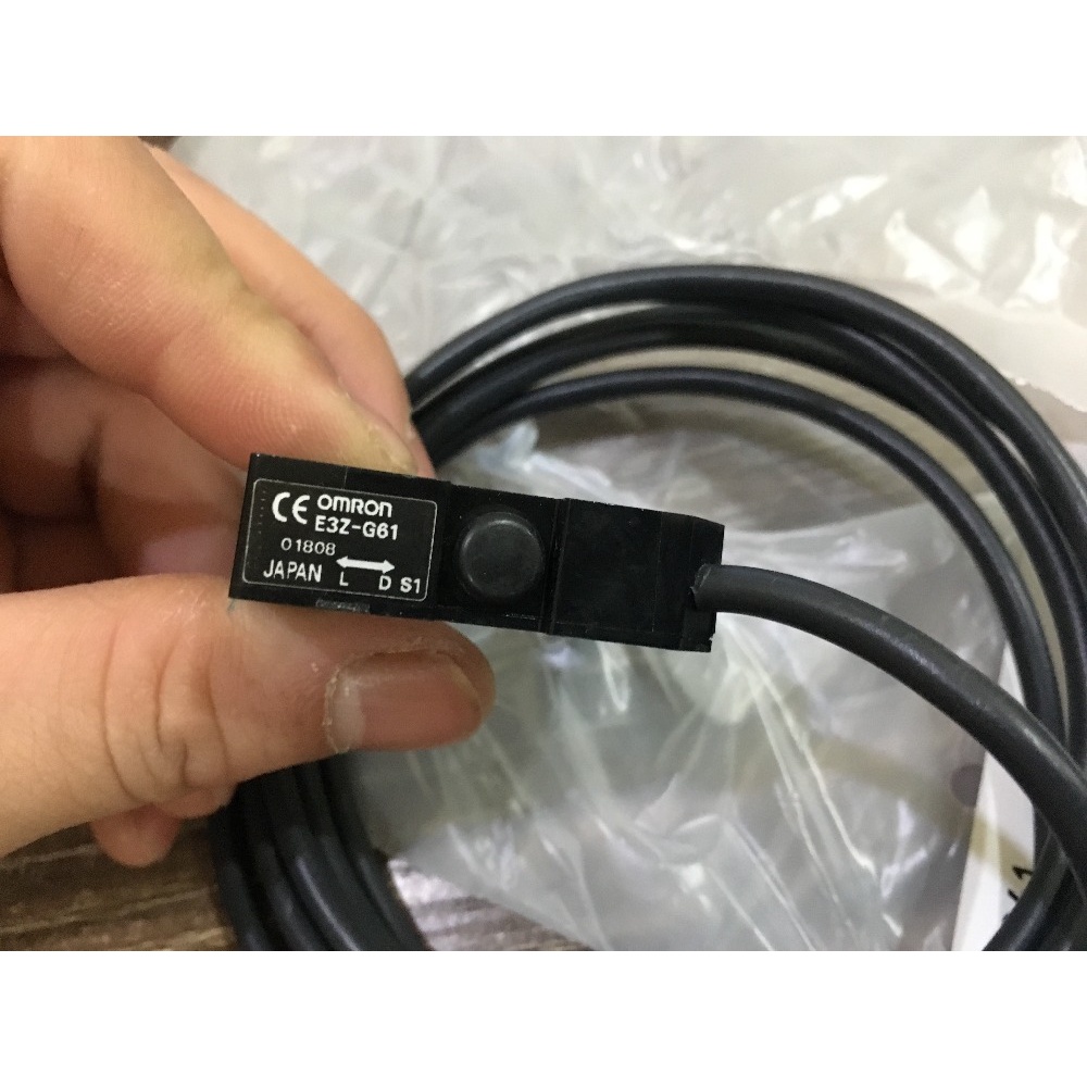 HB E3Z-G61 โฟโตอิเล็กทริคเซนเซอร์ 12 ถึง 24VDC