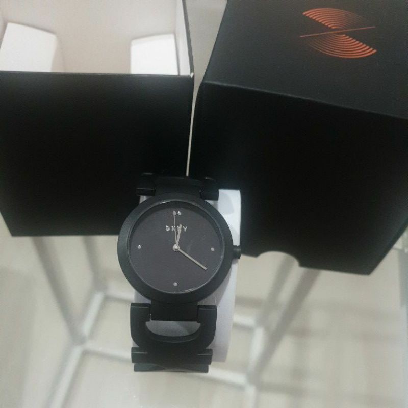 นาฬิกา DKNY สายเหล็ก ของแท้ 💯% ราคาพิเศษ