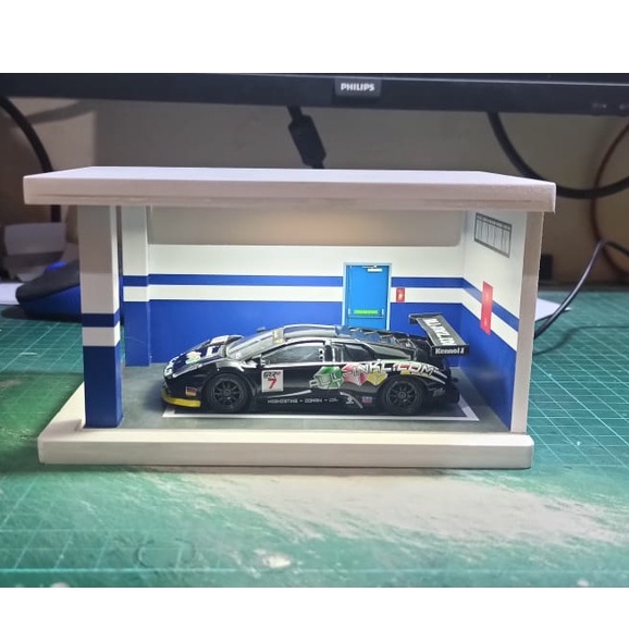 DIORAMA GARAGE DIECAST GARAGE 1/43 INCLUDES Led และฝาครอบ