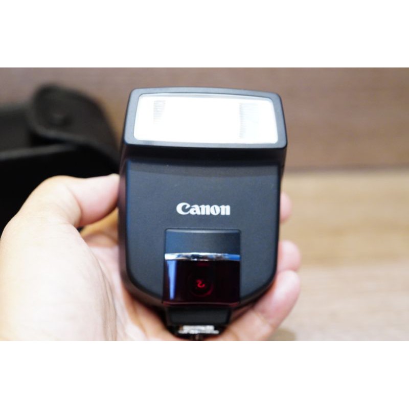 canon 220ex flash