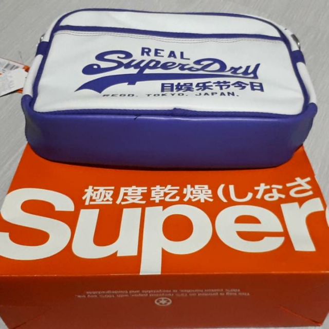 กระเป๋า Superdry Alumni mini bag ( Winter White)