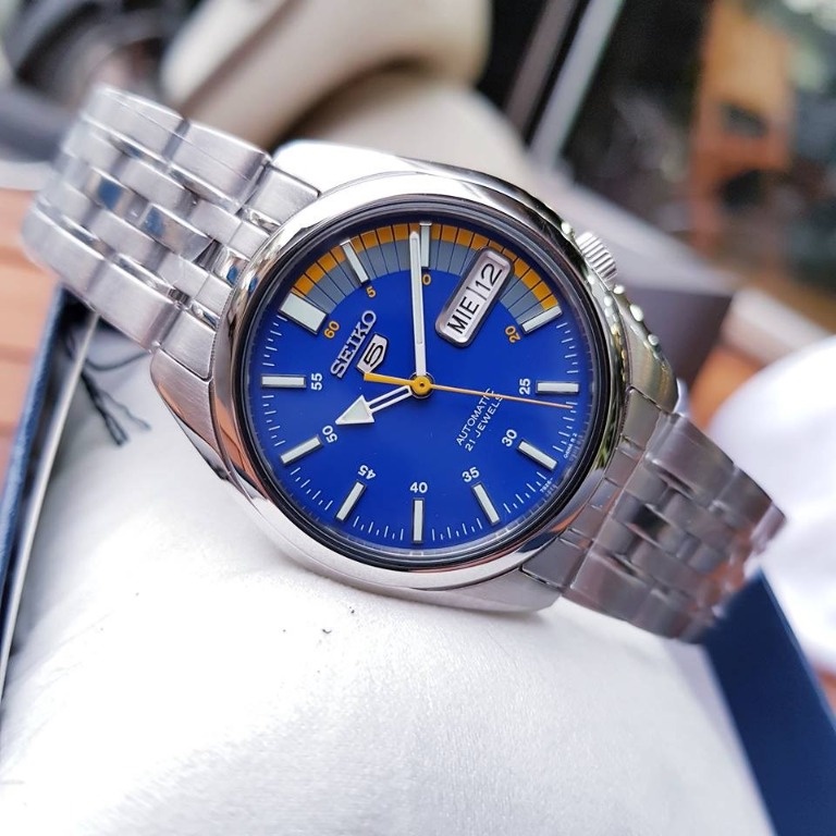 นาฬิกา Seiko Automatic รุ่น SNK371K1 นาฬิกาสำหรับผู้ชาย สายแสตนเลส หน้าปัดน้ำเงิน ของแท้ 100% รับประกัน 1 ปี