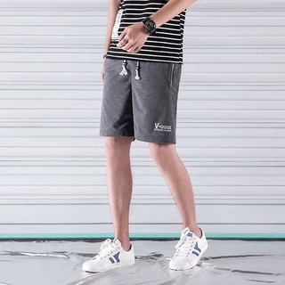 [M-6XL] กางเกงขาสั้นเอวยางยืดผู้ชายสีทึบหลวมขนาดใหญ่กางเกงขาสั้นลำลองพร้อมกระเป๋า 2 ใบ