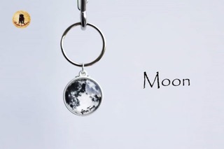 พวงกุญแจ moon สลักชื่อตามสั่ง