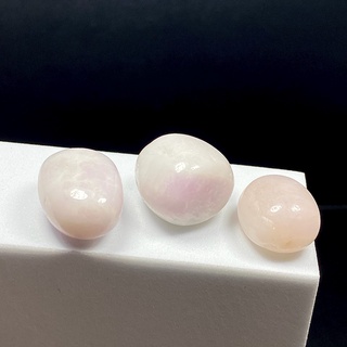 เซ็ตหินคุนไซต์ ก้อนขัดมัน 3ชิ้น (Kunzite Tumbled Set) #3