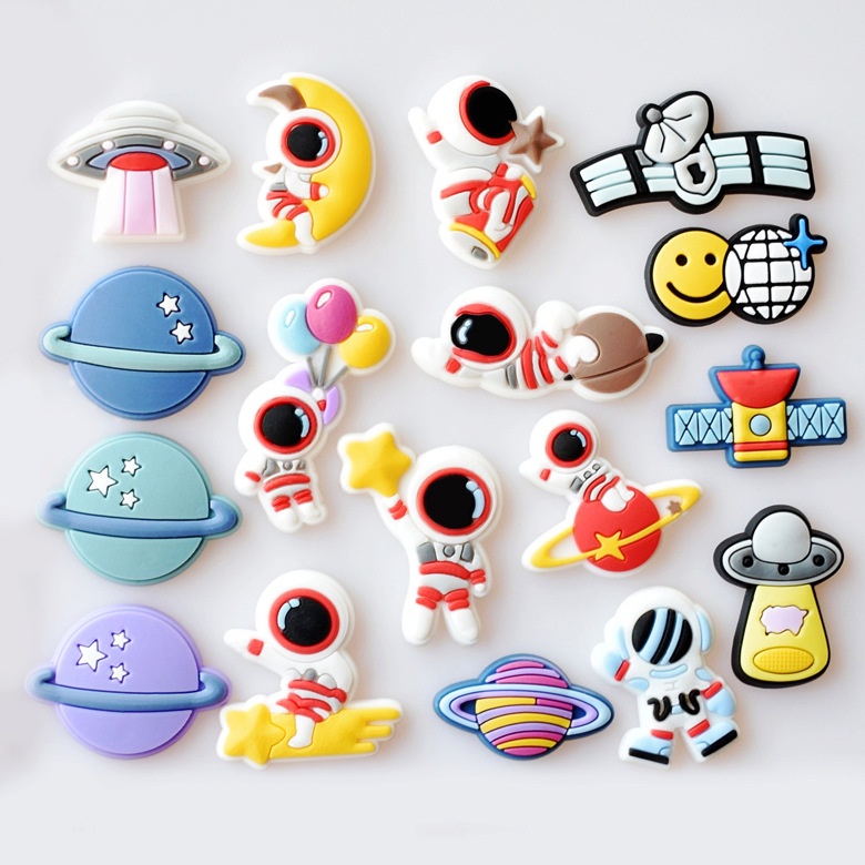 สําหรับ Crocs Jibbitz Pins สีสันนักบินอวกาศ DIY รองเท้าปุ่ม Charm