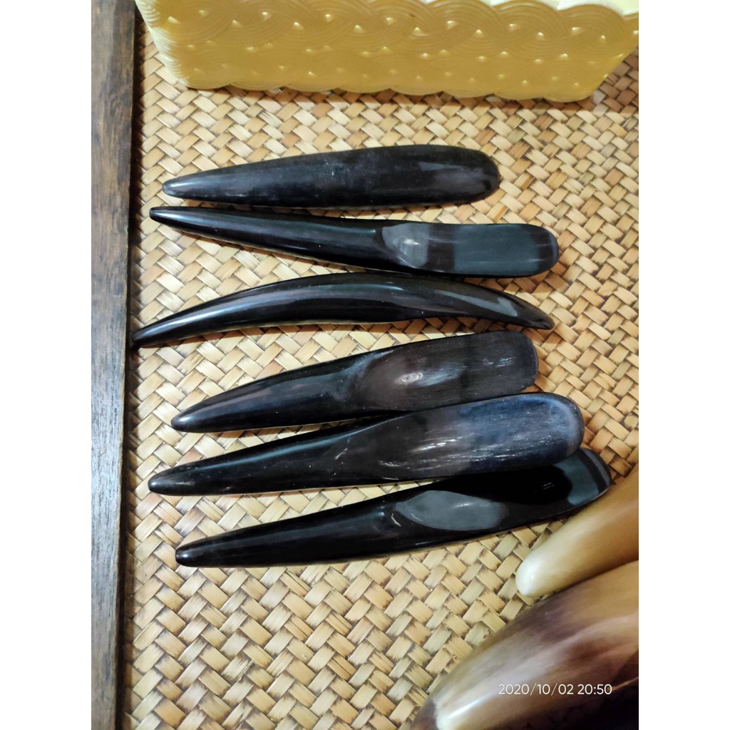 ไม้กัวซา แบบตัน ยาว 13ซม.  ทรงเขา ทำจากเขาจามรีแท้ เขาจามรีตัน ใช้ขูดกัวซา ขูดลำตัว คลายปวดเมื่อย - รูปที่ 4