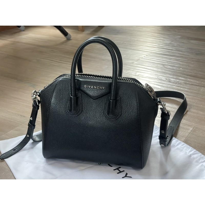 Used like new Givenchy Antigona y.2017