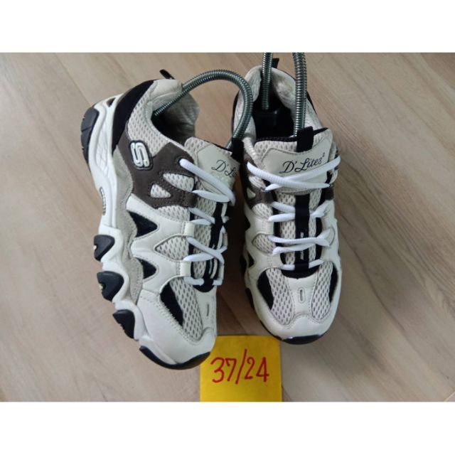 รองเท้า Skechers มือสองของแท้✨ 👉size:37/24cm (38ใส่ได้) 💸ราคา 500 💖คู่นี้สภาพดี สวยมากกก😍 ✔️Line:man