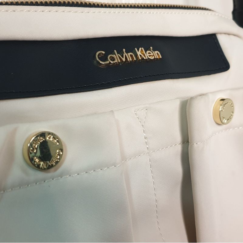 กระเป๋ามือสอง CK (Calvin Klein) สภาพใหม่