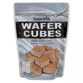 Wafer Cubes...เวเฟอร์ คิวบ์...สอดไส้ครีมเข้มข้น 4 ชั้น...รสนม...ตรา "Snackies"...1 ห่อ (200 กรัม)