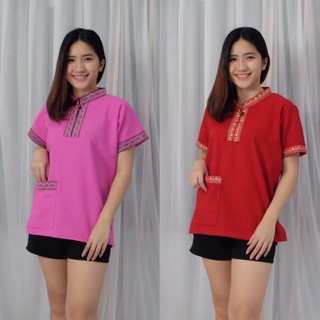 เสื้อพื้นเมืองสีสดใส