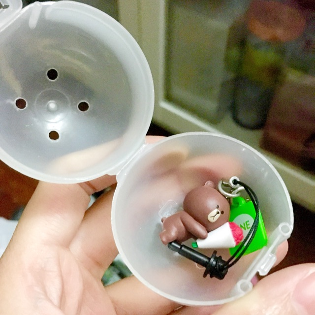 Brown & Cony ear plug