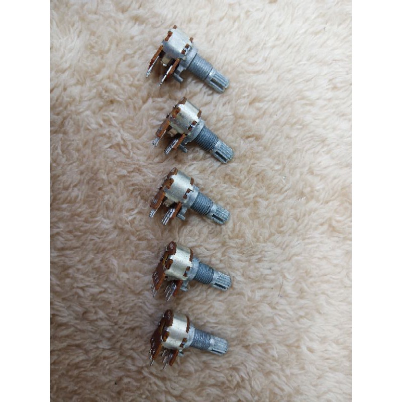 วอลลุ่ม 100k/6ขา ตัวเล็ก โวลุ่มปรีรถยนต์แกนสั้น vr100k/2ชั้น (แพ็ค5ชิ้น)