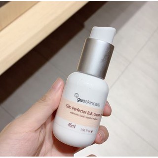 badgeGeoskincare Skin Perfector BB Cream 45ml จีโอสกินแคร์ ครีมคอนซีลเลอร์เนื้อครีมเพิ่มความกระจ่างใสให้ความชุ่มชื้น