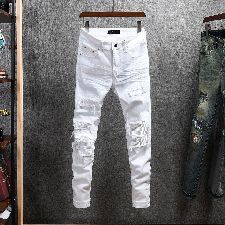 สวย ป้ายครบ AMIRI white jeans knife cut destruction patch slim jean