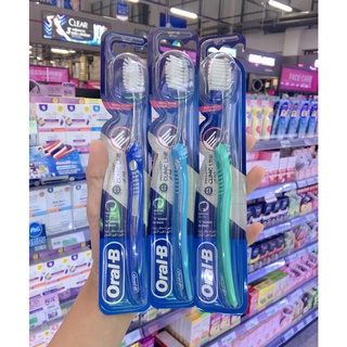 Oral-B ORTHO BRUSH SOFT (ปริมาณสุทธิ 1 ด้าม)ออรัล-บี ออโธ แปรงสีฟันสำหรับผู้จัดฟัน (คละสี)