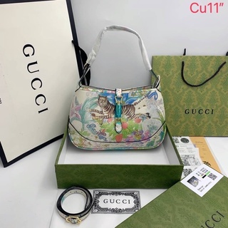 กระเป๋าสะพายกุชชี่ gucci