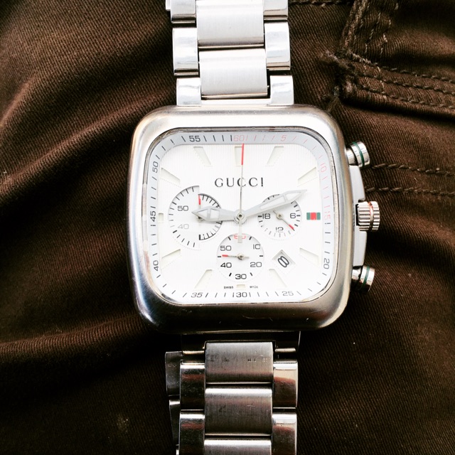 นาฬิกา GUCCI มือสอง สภาพดีพร้อมใช้งาน