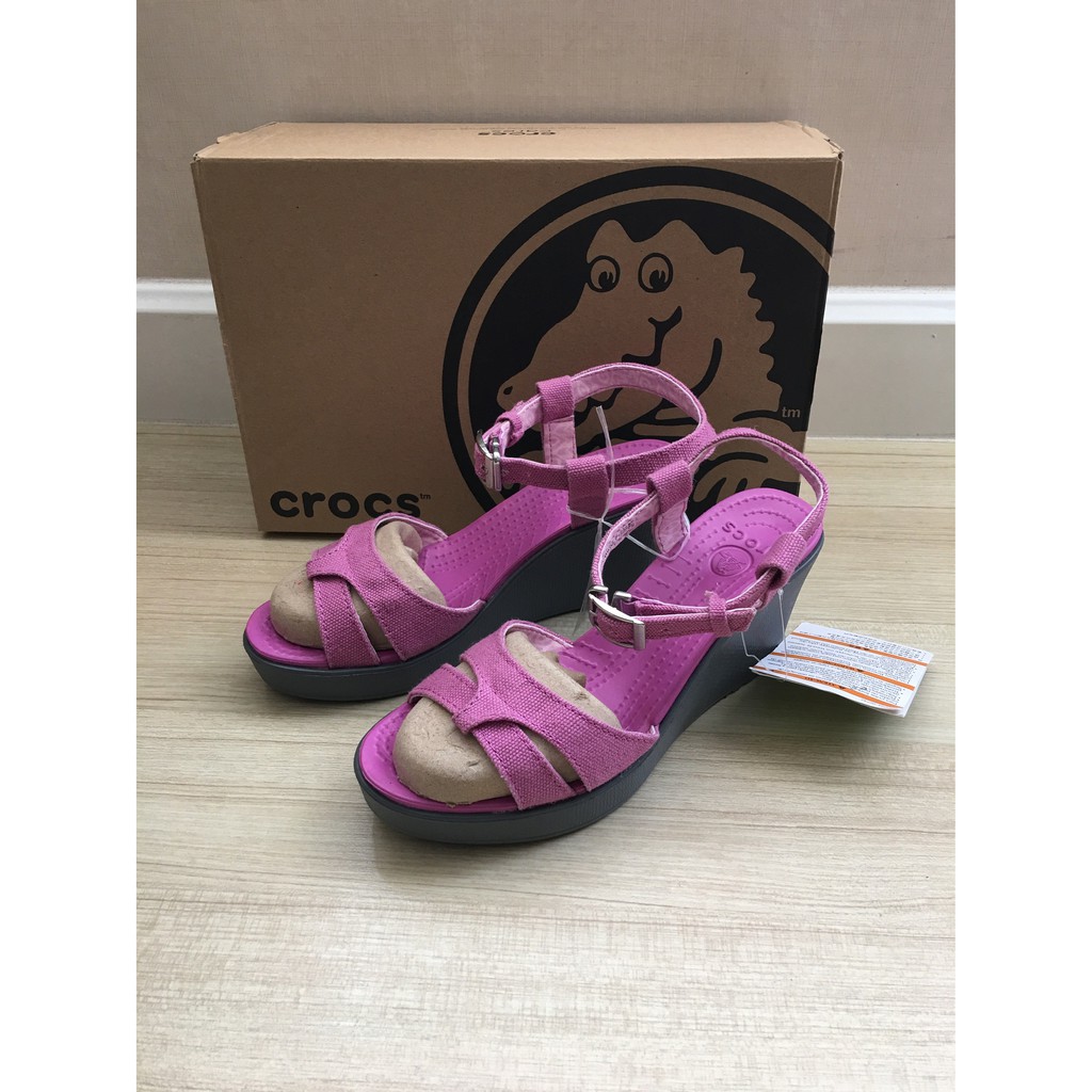รองเท้า Crocs Leigh Sandal (Wide Orchid Charcoal) สินค้าใหม่ แท้ พร้อมส่ง