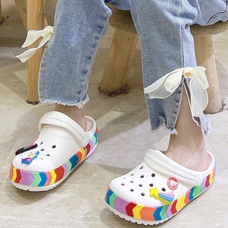 รองเท้าแตะ Crocs แต่งรูกลวง สีรุ้ง สําหรับเด็ก 207007