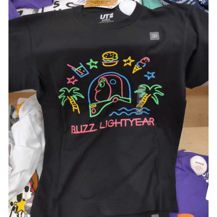 คำแนะนำยอดนิยม เสื้อยืดผ้าฝ้ายพิมพ์ลายคลาสสิก Uniqlo UNIQLO เสื้อยืดแขนสั้น พิมพ์ลาย PIXAR PIXAR Vol