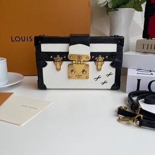 กระเป๋าสะพายข้าง Louis Vuitton