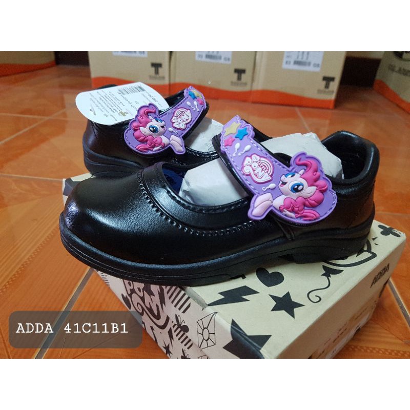 รองเท้านักเรียนหนังดำหญิงADDA 41C1B1กับ41C12C1 ทั้งสองรุ่นนี้ลดราคาพิเศษจากทางร้