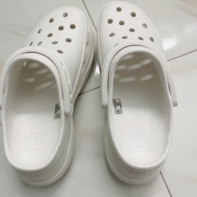 รองเท้า Crocs สีขาว แท้ 100%