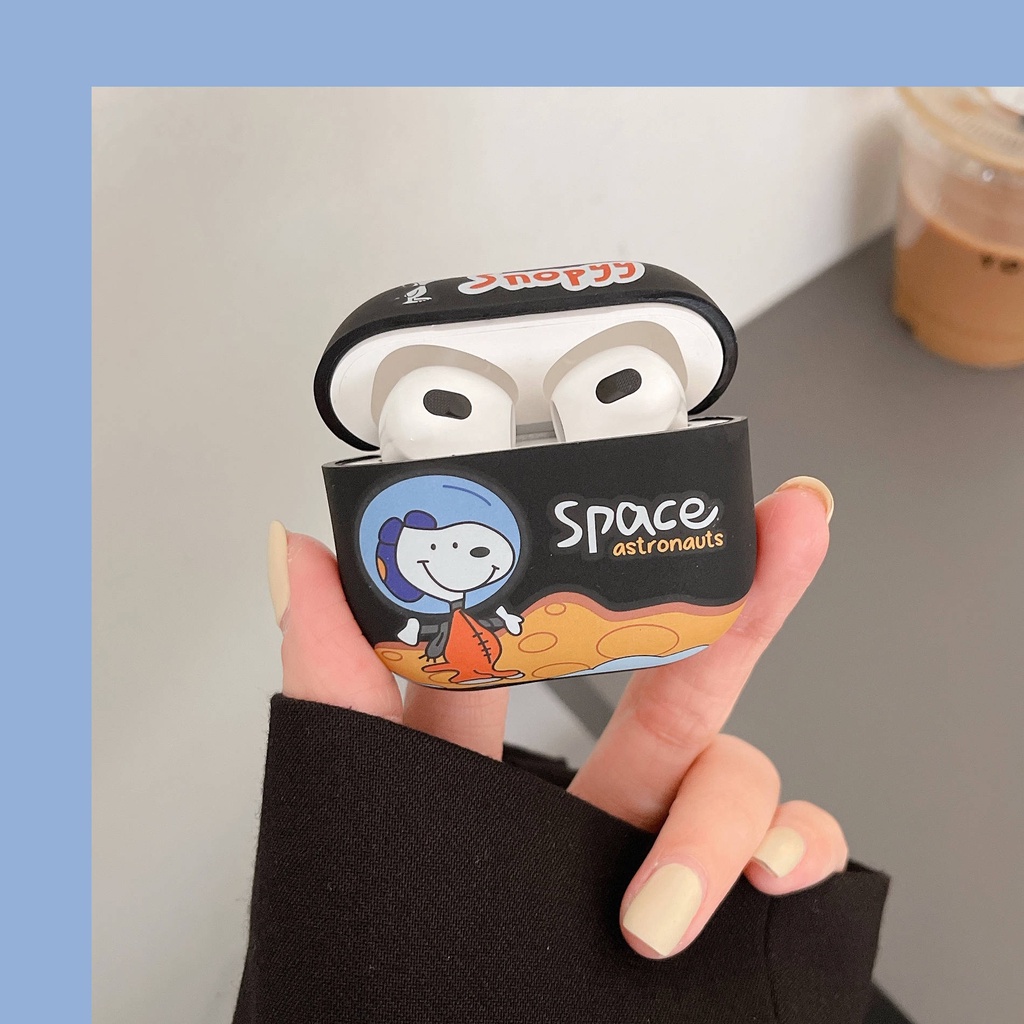 Frosted Touch Snoopy หูฟังป้องกันกรณีสําหรับ AirPods 4 กรณีหูฟังป้องกันกรณีสไตล์ใหม่สําหรับ AirPods3 หูฟังป้องกันกรณีใช้งานร่วมกับ AirPodsPro กรณี AirPods2gen กรณี